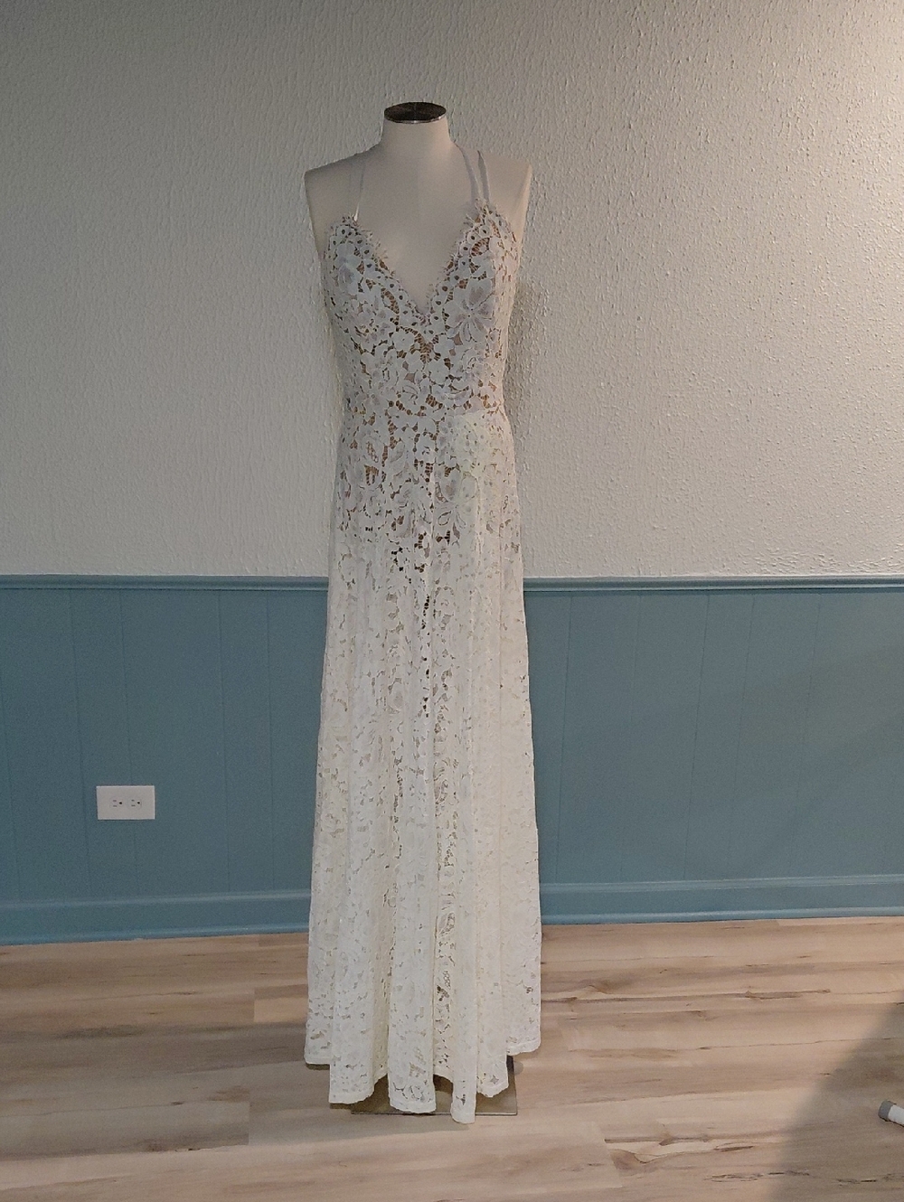 Lulu's White Lace Spaghetti-Strap Maxi Dress